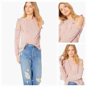 NWT ~ BB DAKOTA Ruffled Cold Shoulder Top
